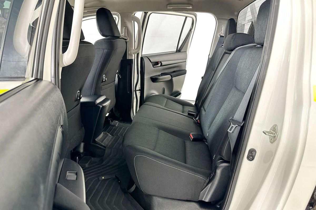 2023 Toyota HILUX SR (4x4) GUN126R 4X4