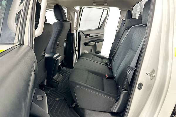 2023 Toyota HILUX SR (4x4) GUN126R 4X4