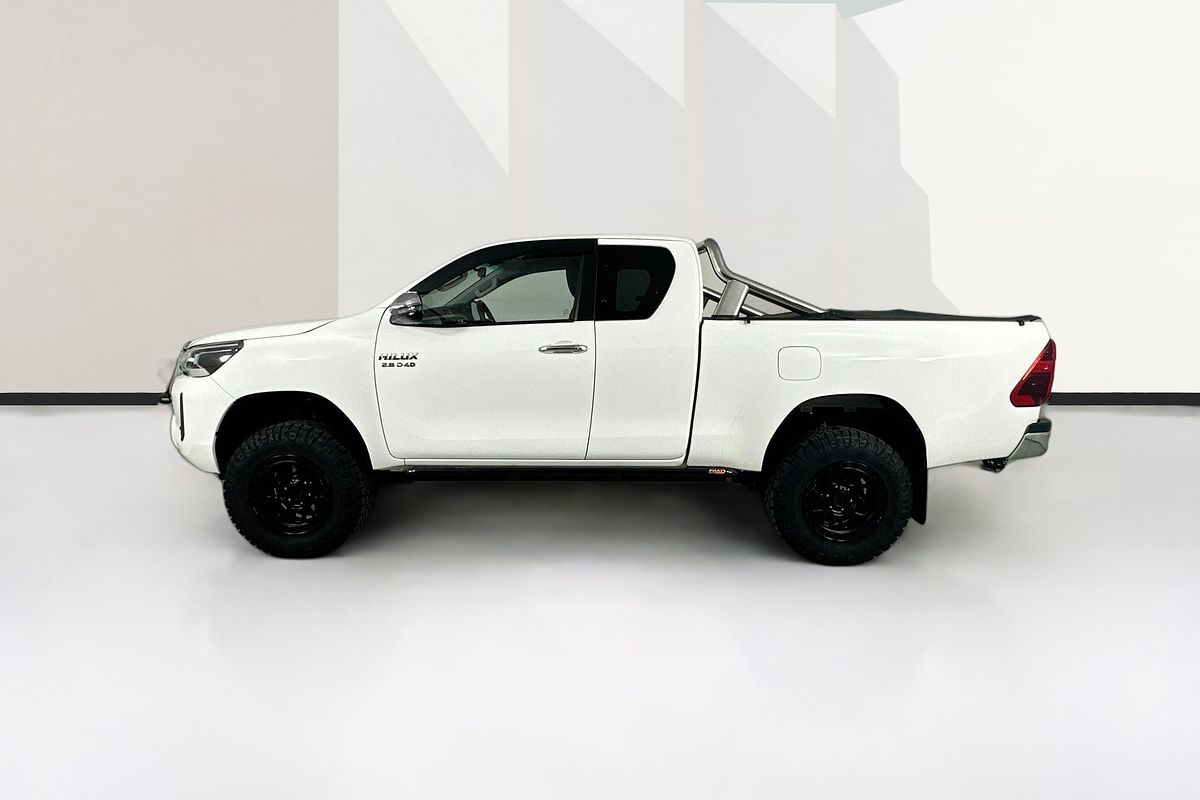 2023 Toyota HILUX SR5 (4x4) GUN126R 4X4