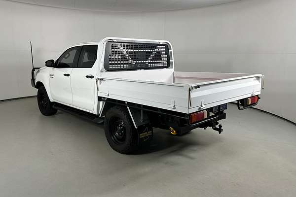 2022 Toyota HILUX SR (4x4) STEEL WHEELS GUN126R 4X4