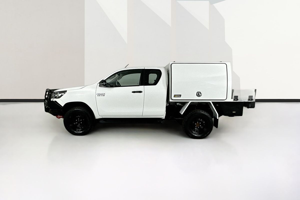 2021 Toyota HILUX SR (4x4) GUN126R 4X4