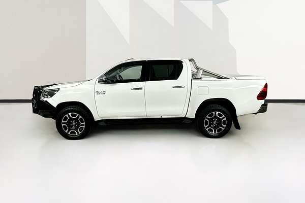 2021 Toyota HILUX SR5 (4x4) GUN126R 4X4
