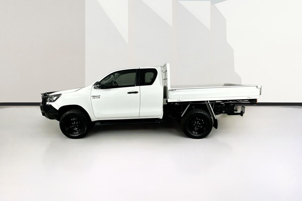 2020 Toyota Hilux SR (4x4) GUN126R FACELIFT 4X4