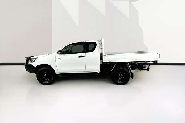 2020 Toyota Hilux SR (4x4) GUN126R FACELIFT 4X4