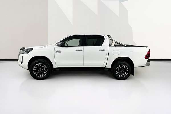 2022 Toyota HILUX SR5 (4x4) GUN126R 4X4