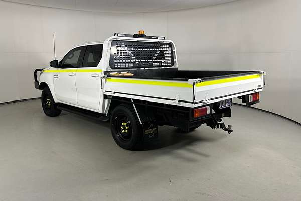 2023 Toyota HILUX SR (4x4) STEEL WHEELS GUN126R 4X4