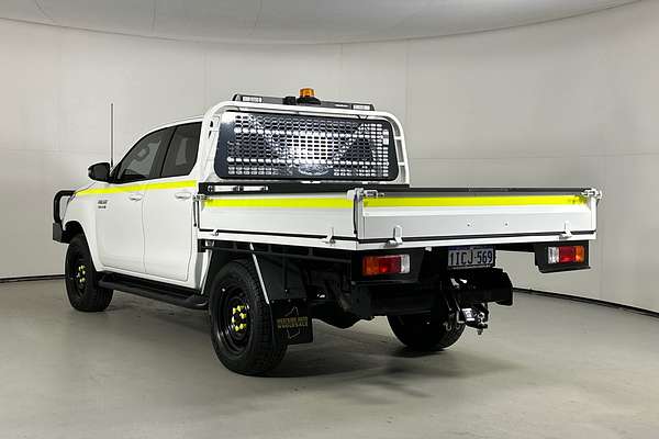 2023 Toyota HILUX SR (4x4) STEEL WHEELS GUN126R 4X4