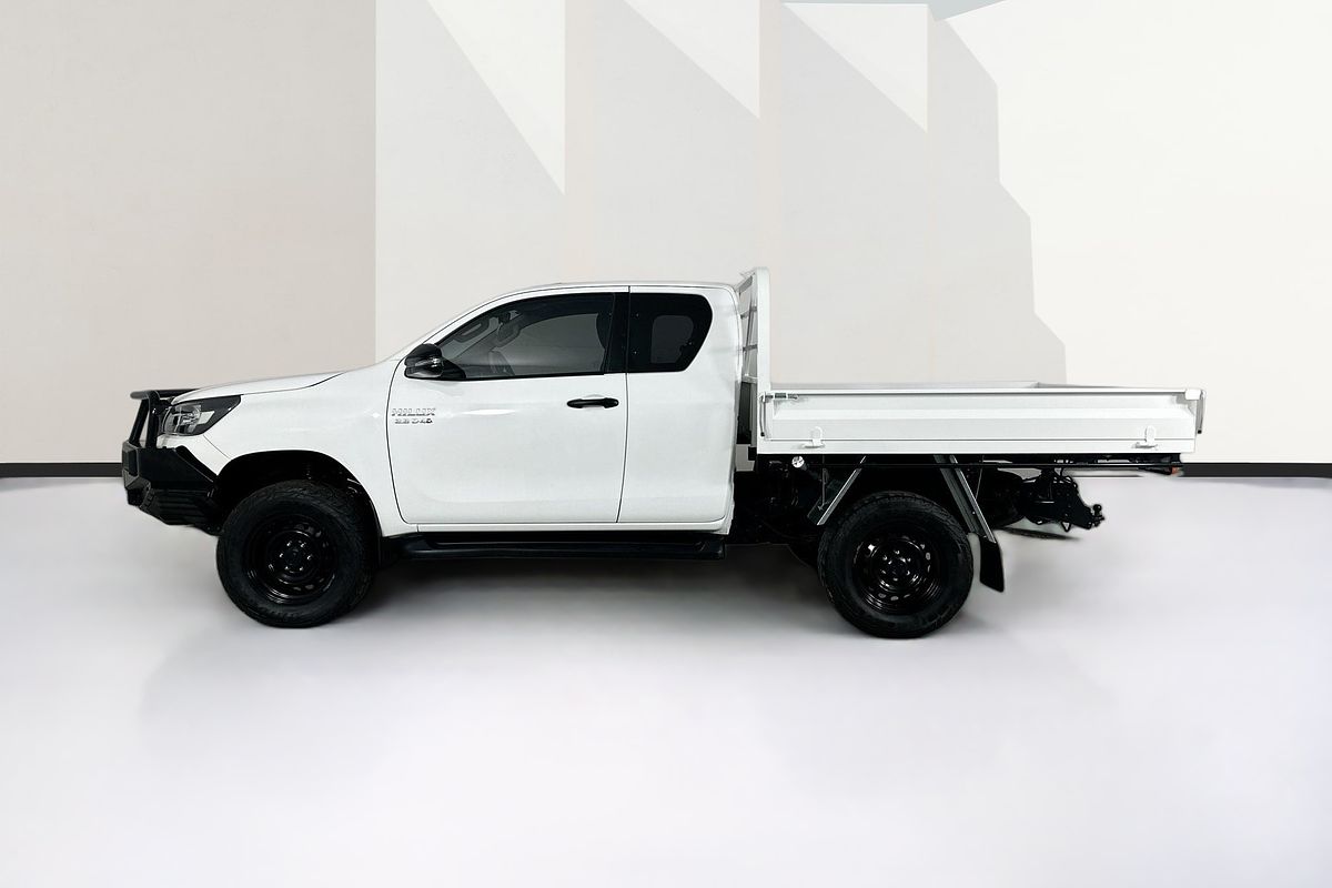 2020 Toyota Hilux SR (4x4) GUN126R FACELIFT 4X4