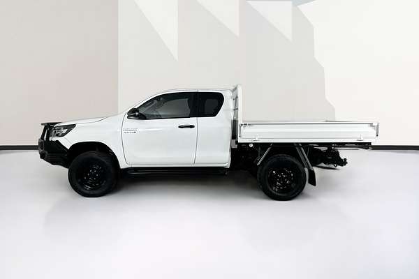 2020 Toyota Hilux SR (4x4) GUN126R FACELIFT 4X4