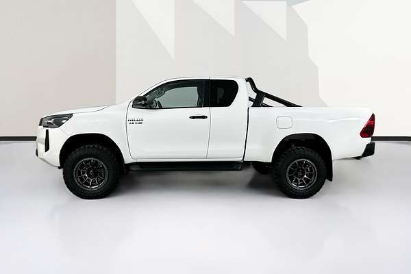 2024 Toyota Hilux SR5 (4x4) GUN126R 4X4