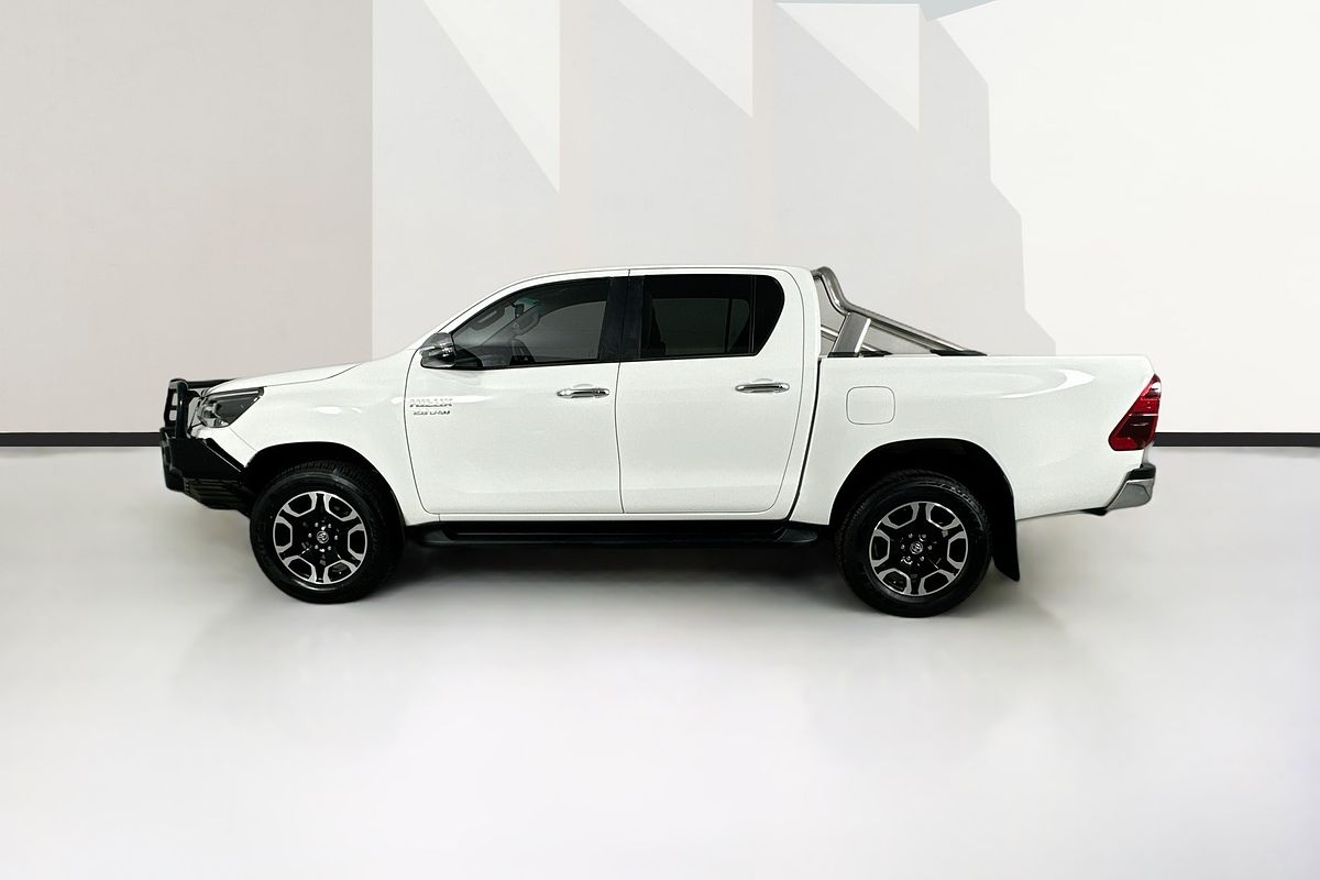 2021 Toyota HILUX SR5 (4x4) GUN126R 4X4