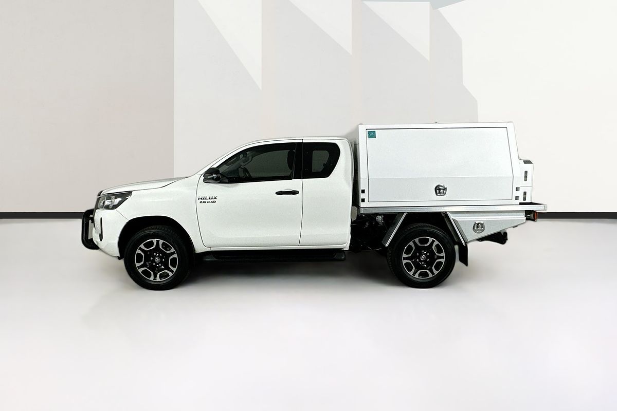 2021 Toyota HILUX SR (4x4) GUN126R 4X4