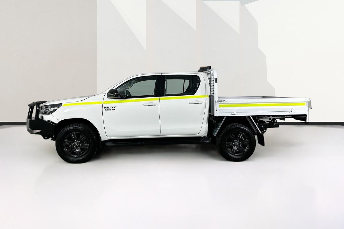 2025 Toyota HILUX SR (4x4) STEEL WHEELS GUN126R RC 4X4
