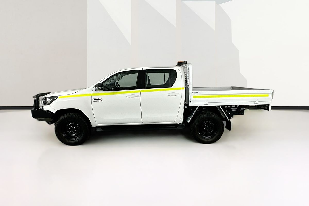 2025 Toyota HILUX SR (4x4) STEEL WHEELS GUN126R RC 4X4