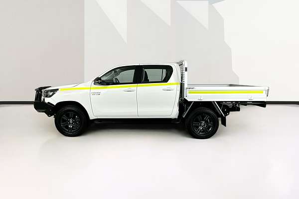 2025 Toyota HILUX SR (4x4) STEEL WHEELS GUN126R RC 4X4