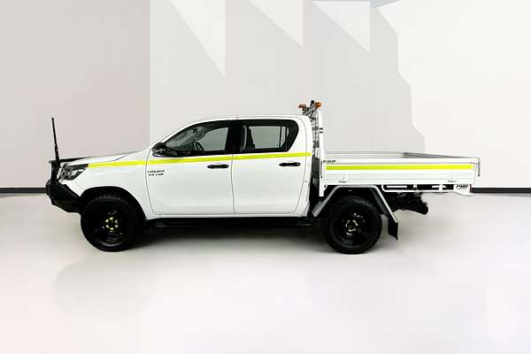 2022 Toyota HILUX SR (4x4) STEEL WHEELS GUN126R 4X4