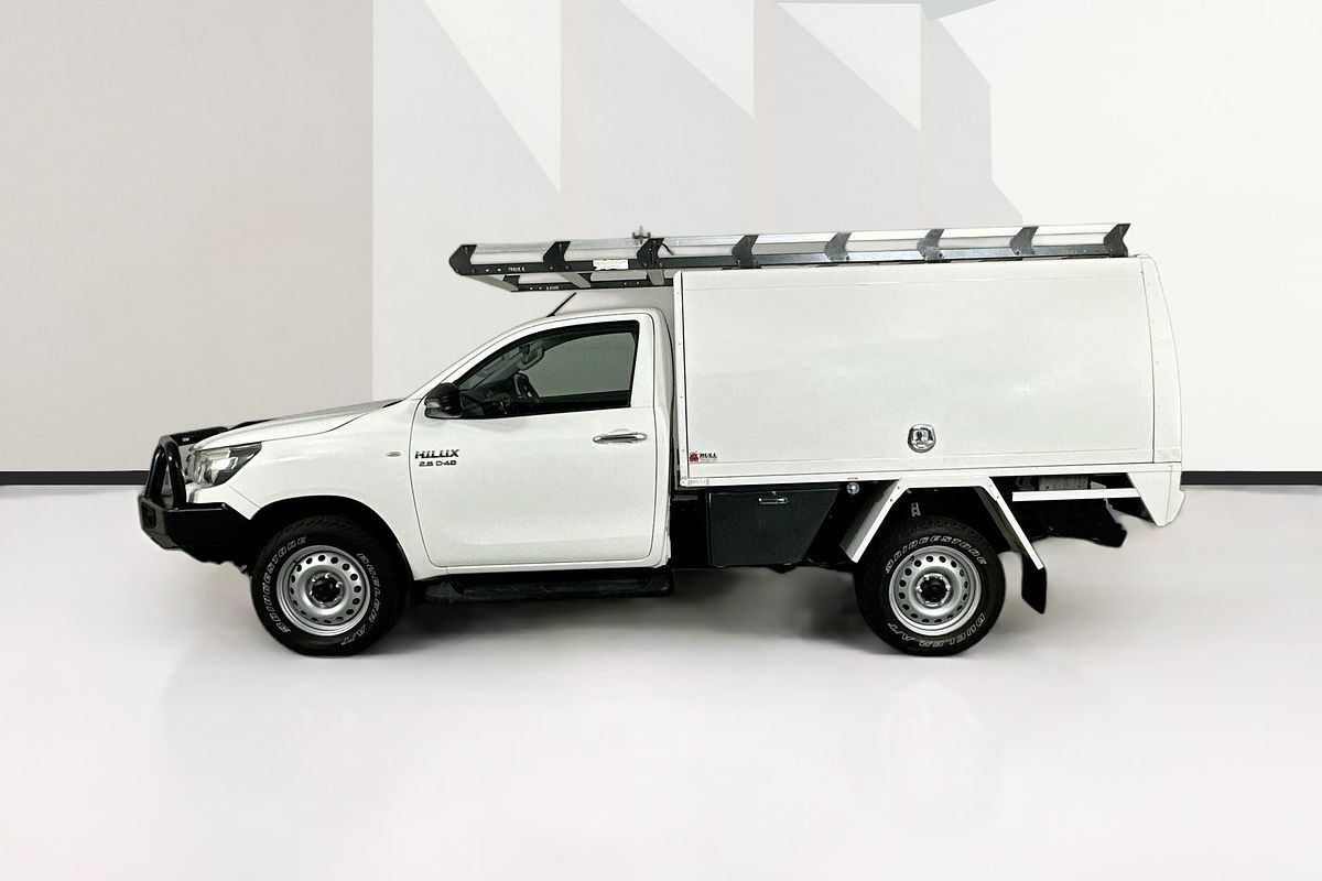 2017 Toyota HILUX SR (4x4) GUN126R 4X4