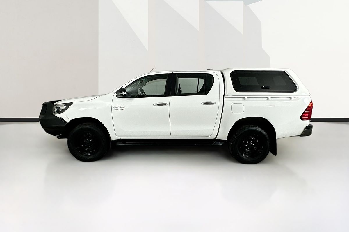 2017 Toyota HILUX SR (4x4) GUN126R 4X4