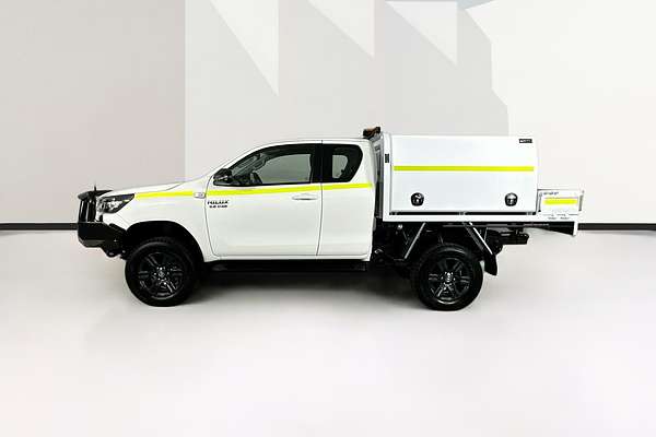 2025 Toyota Hilux SR (4x4) GUN126R RC 4X4