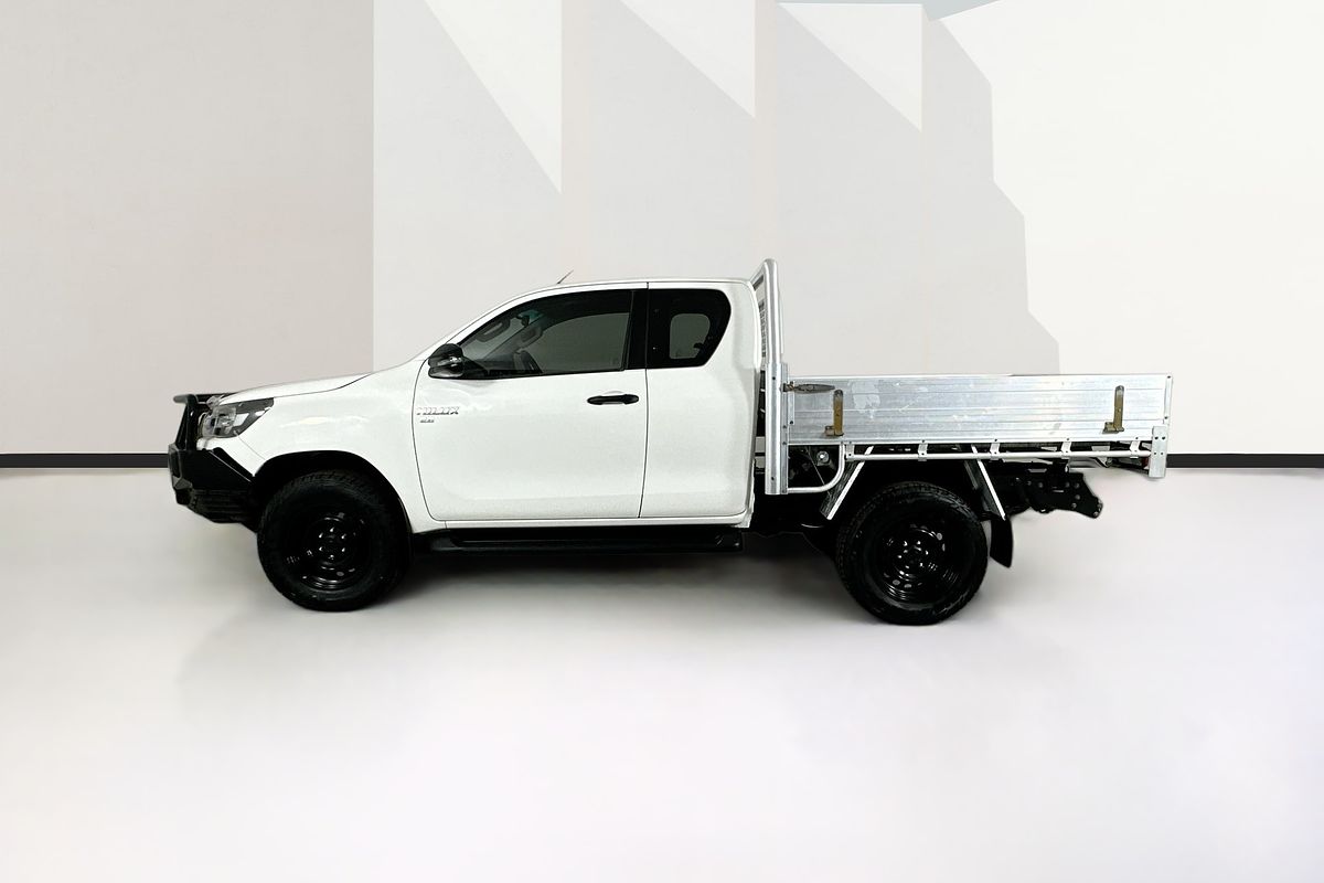 2020 Toyota Hilux SR (4x4) GUN126R FACELIFT 4X4