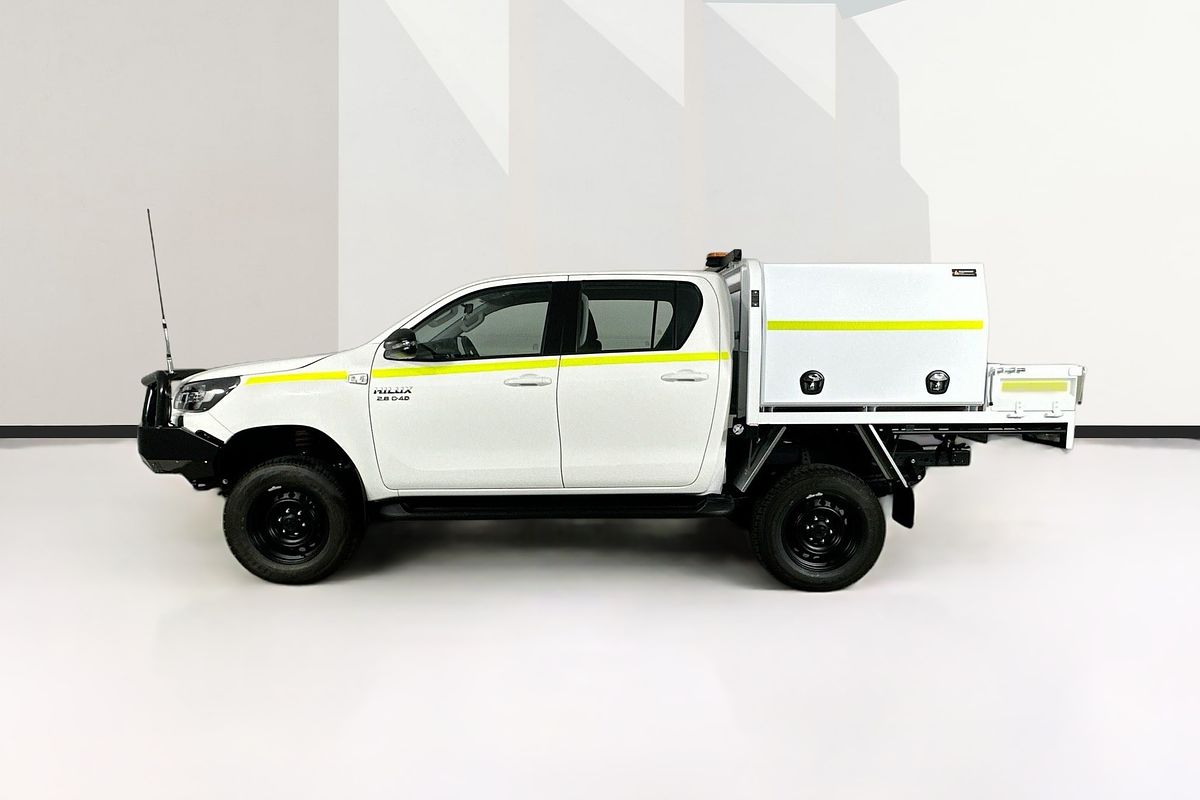 2025 Toyota HILUX SR (4x4) STEEL WHEELS GUN126R RC 4X4