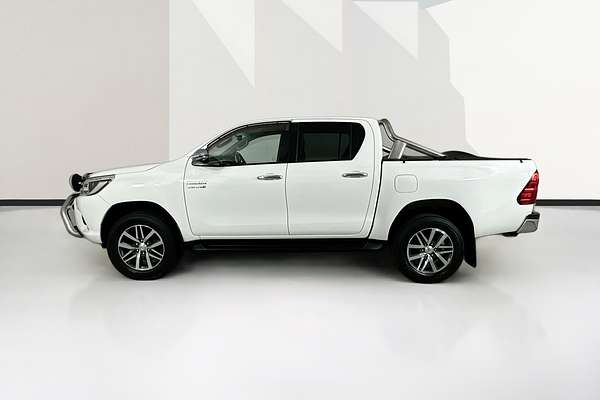 2017 Toyota HILUX SR5 (4x4) GUN126R 4X4