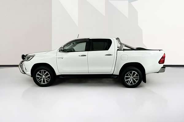 2017 Toyota HILUX SR5 (4x4) GUN126R 4X4