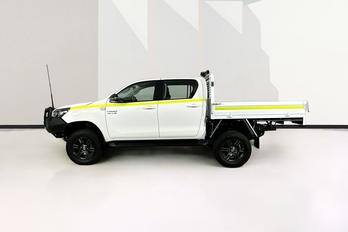 2025 Toyota HILUX SR (4x4) STEEL WHEELS GUN126R RC 4X4