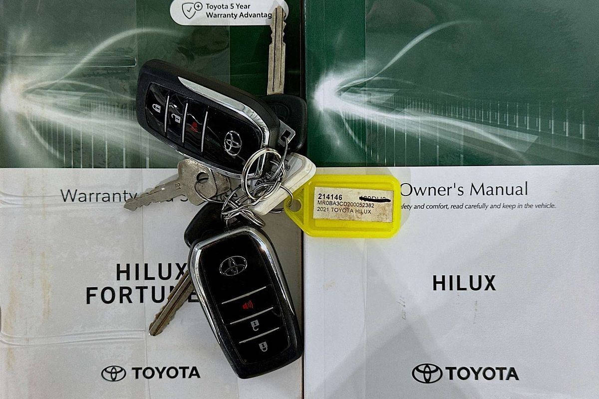 2021 Toyota HILUX SR5 (4x4) GUN126R FACELIFT 4X4