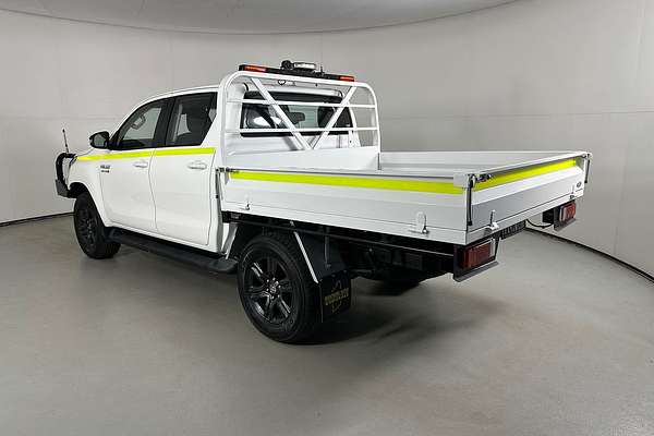 2023 Toyota HILUX SR (4x4) STEEL WHEELS GUN126R 4X4
