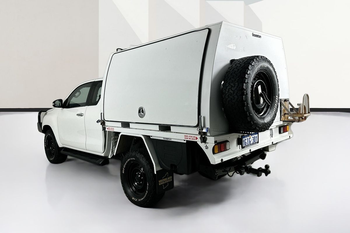 2017 Toyota HILUX SR (4x4) GUN126R 4X4
