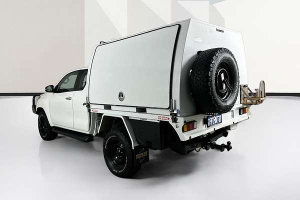 2017 Toyota HILUX SR (4x4) GUN126R 4X4