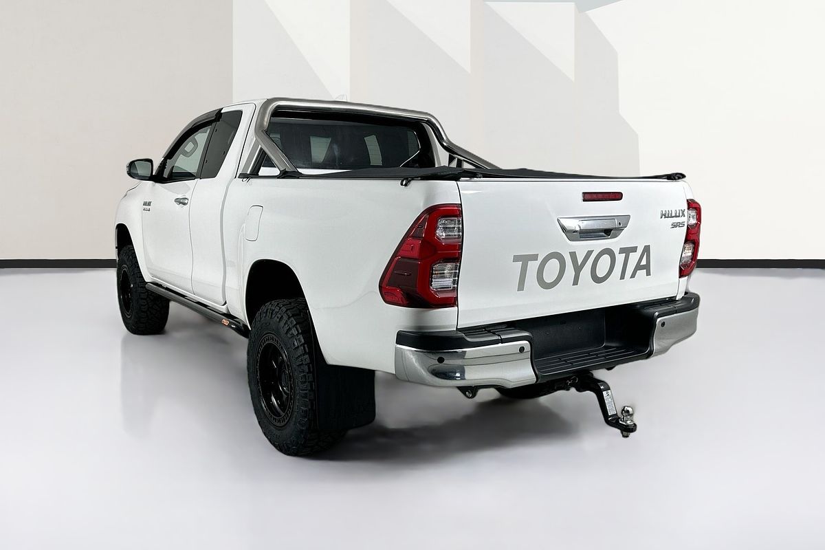 2023 Toyota HILUX SR5 (4x4) GUN126R 4X4