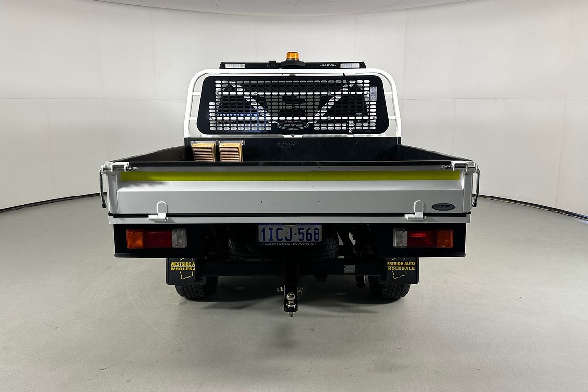 2023 Toyota HILUX SR (4x4) STEEL WHEELS GUN126R 4X4