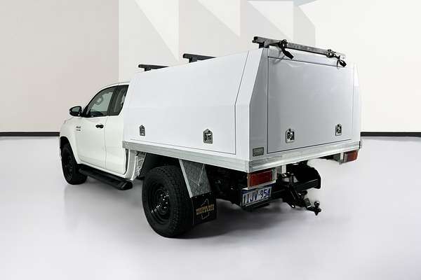 2020 Toyota Hilux SR (4x4) GUN126R FACELIFT 4X4