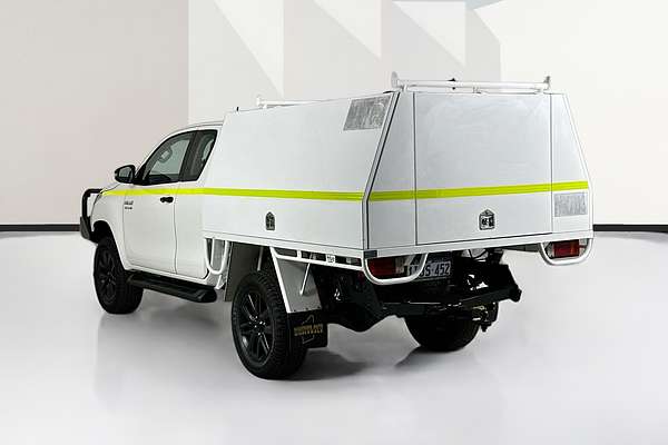 2019 Toyota HILUX SR (4x4) GUN126R MY19 4X4