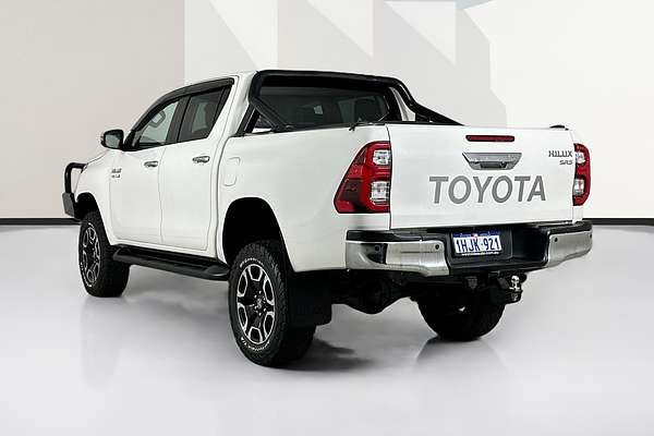 2021 Toyota HILUX SR5 (4x4) GUN126R FACELIFT 4X4