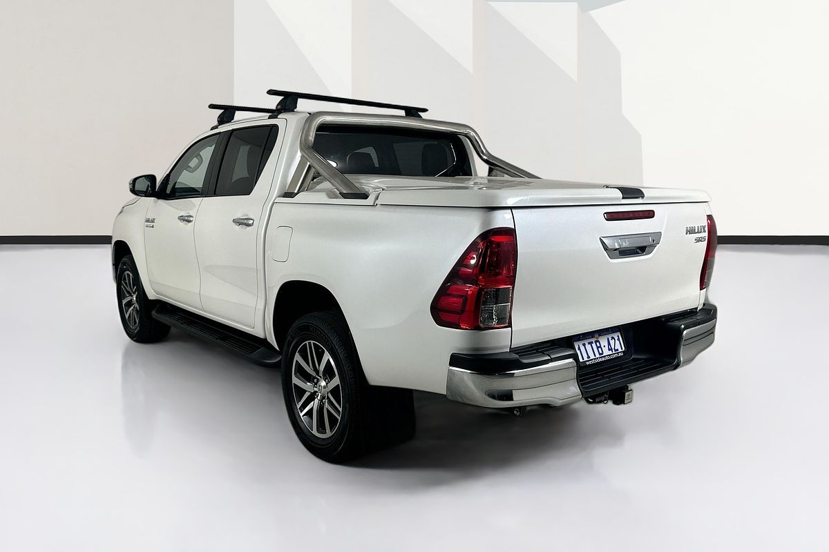 2017 Toyota HILUX SR5 (4x4) GUN126R 4X4