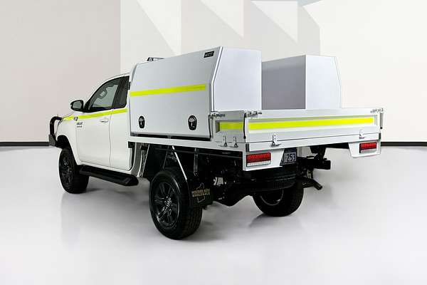 2025 Toyota Hilux SR (4x4) GUN126R RC 4X4