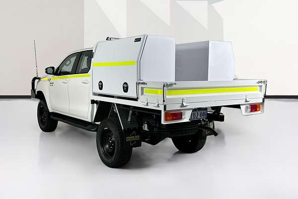 2025 Toyota HILUX SR (4x4) STEEL WHEELS GUN126R RC 4X4