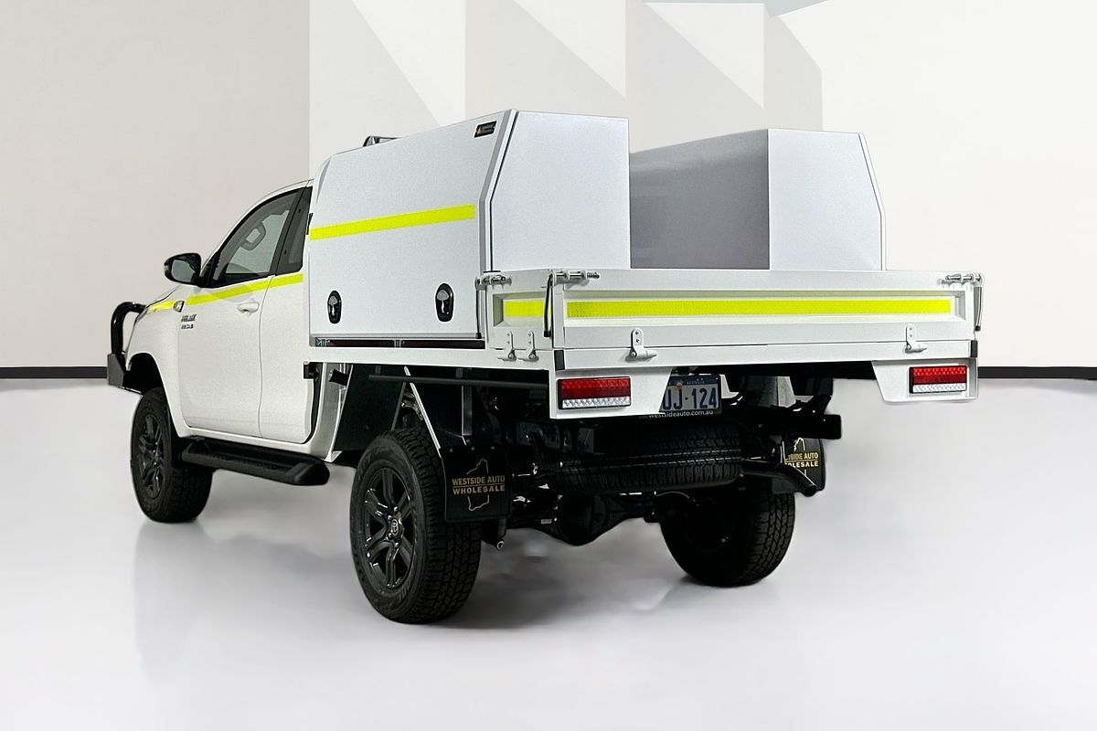 2025 Toyota HILUX SR (4x4) GUN126R RC 4X4