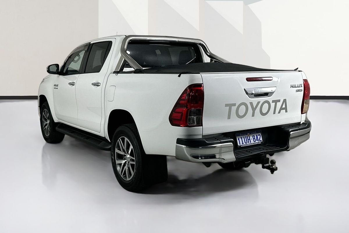 2017 Toyota HILUX SR5 (4x4) GUN126R 4X4