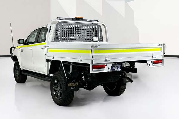 2025 Toyota HILUX SR (4x4) STEEL WHEELS GUN126R RC 4X4