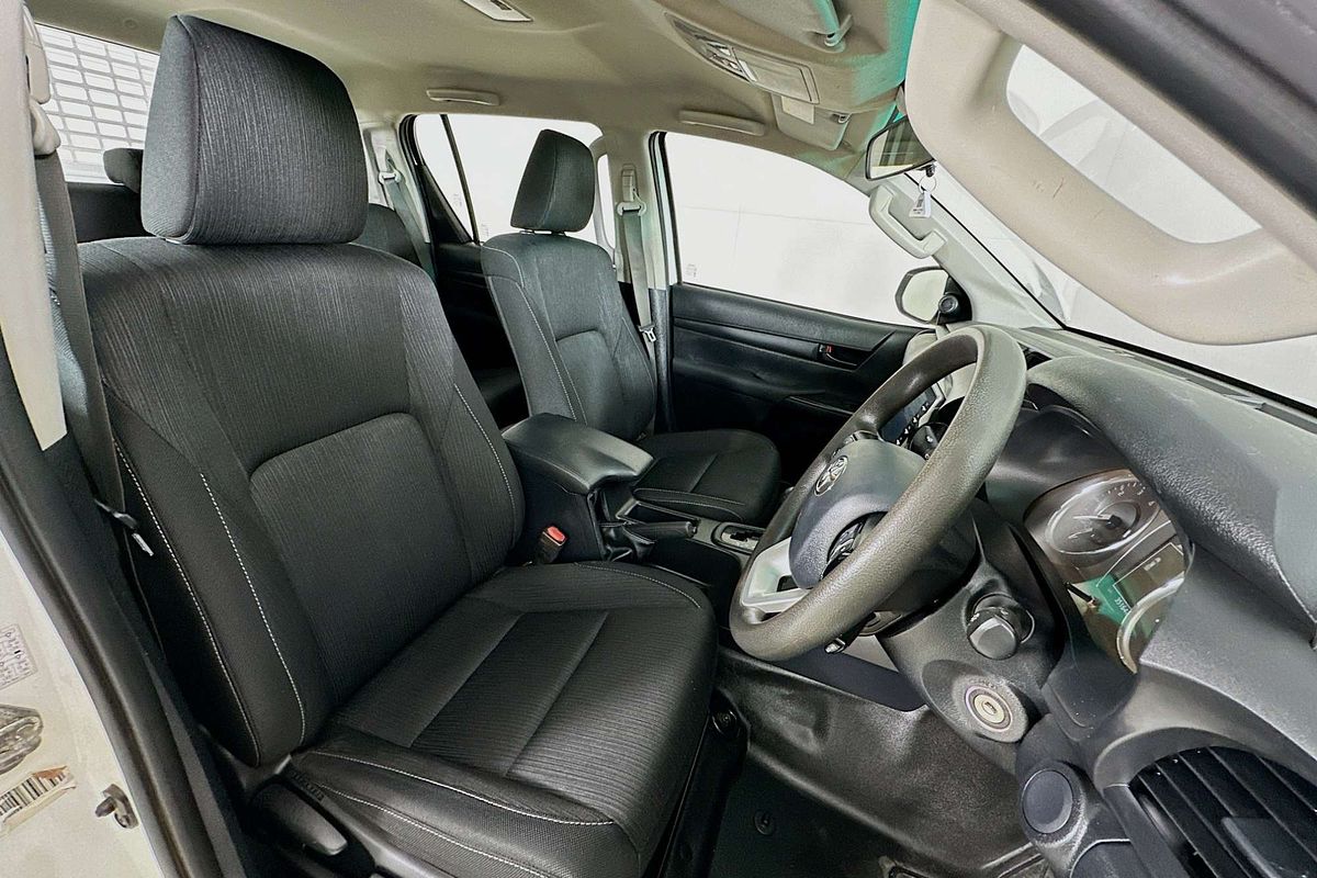 2021 Toyota HILUX SR (4x4) GUN126R 4X4