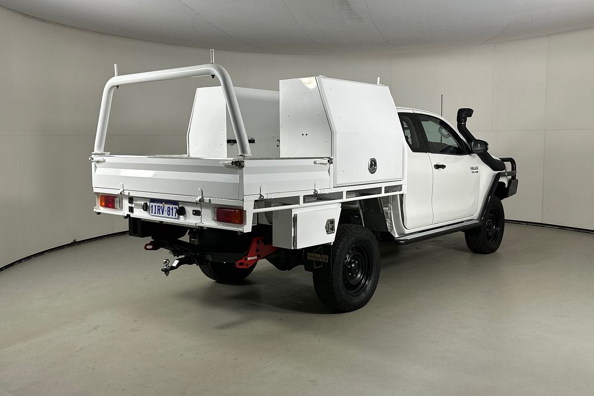 2020 Toyota Hilux SR (4x4) GUN126R FACELIFT 4X4