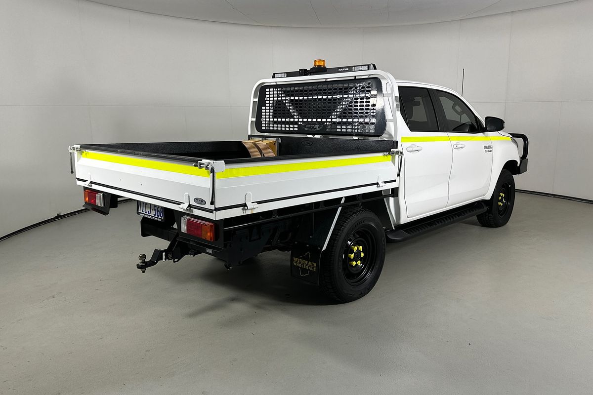 2023 Toyota HILUX SR (4x4) STEEL WHEELS GUN126R 4X4