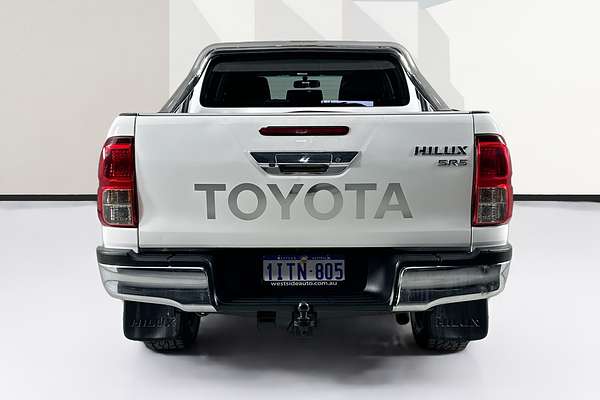 2017 Toyota HILUX SR5 (4x4) GUN126R 4X4