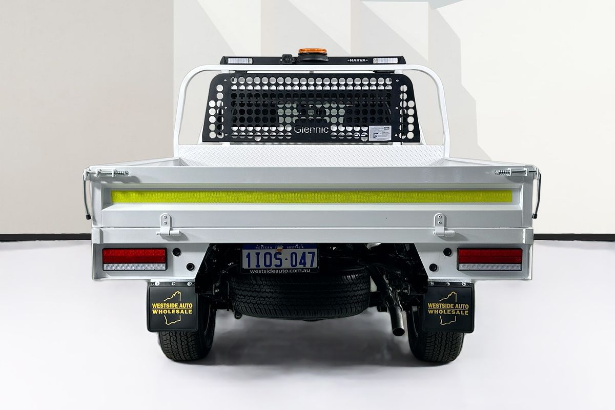 2025 Toyota HILUX SR (4x4) STEEL WHEELS GUN126R RC 4X4