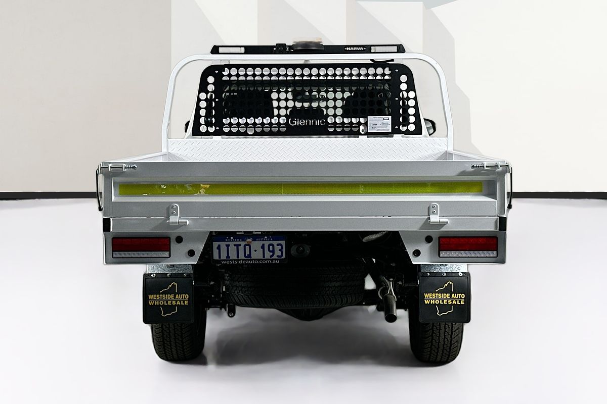 2025 Toyota HILUX SR (4x4) STEEL WHEELS GUN126R RC 4X4