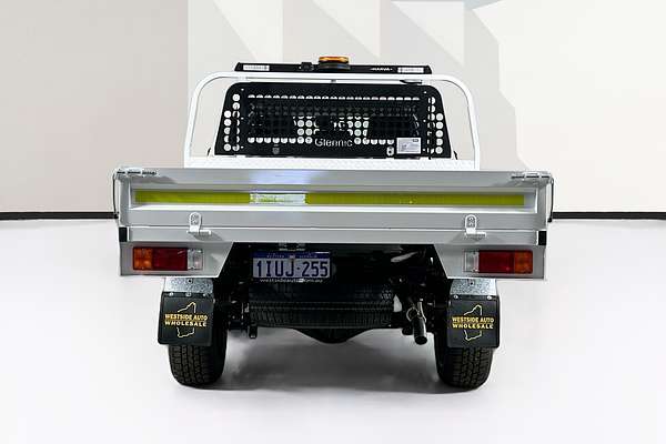 2025 Toyota HILUX SR (4x4) STEEL WHEELS GUN126R RC 4X4